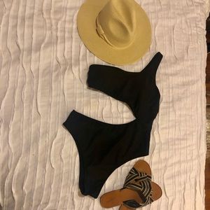 NWT EXPRESS One Shoulder One Piece Bathing Suit